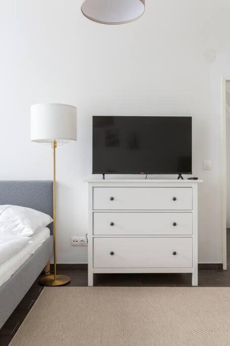 Ferienwohnung Free Parking I 500 Mbit Wifi I Kingsize Bed Wien Exterior foto