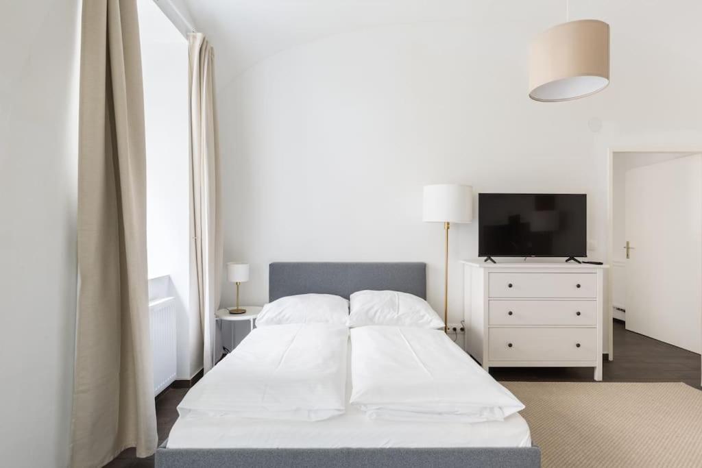 Ferienwohnung Free Parking I 500 Mbit Wifi I Kingsize Bed Wien Exterior foto