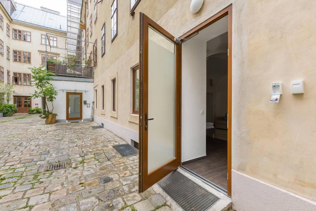 Ferienwohnung Free Parking I 500 Mbit Wifi I Kingsize Bed Wien Exterior foto